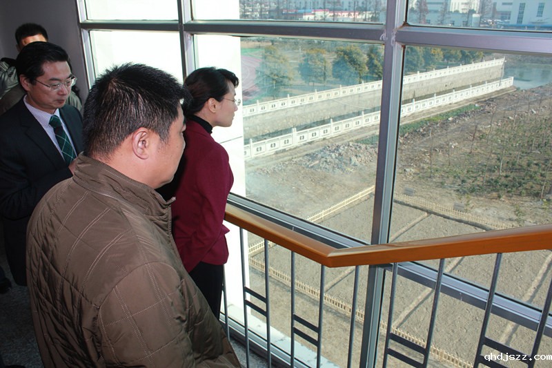 市政府、市教育局领导视察我校省级课程基地