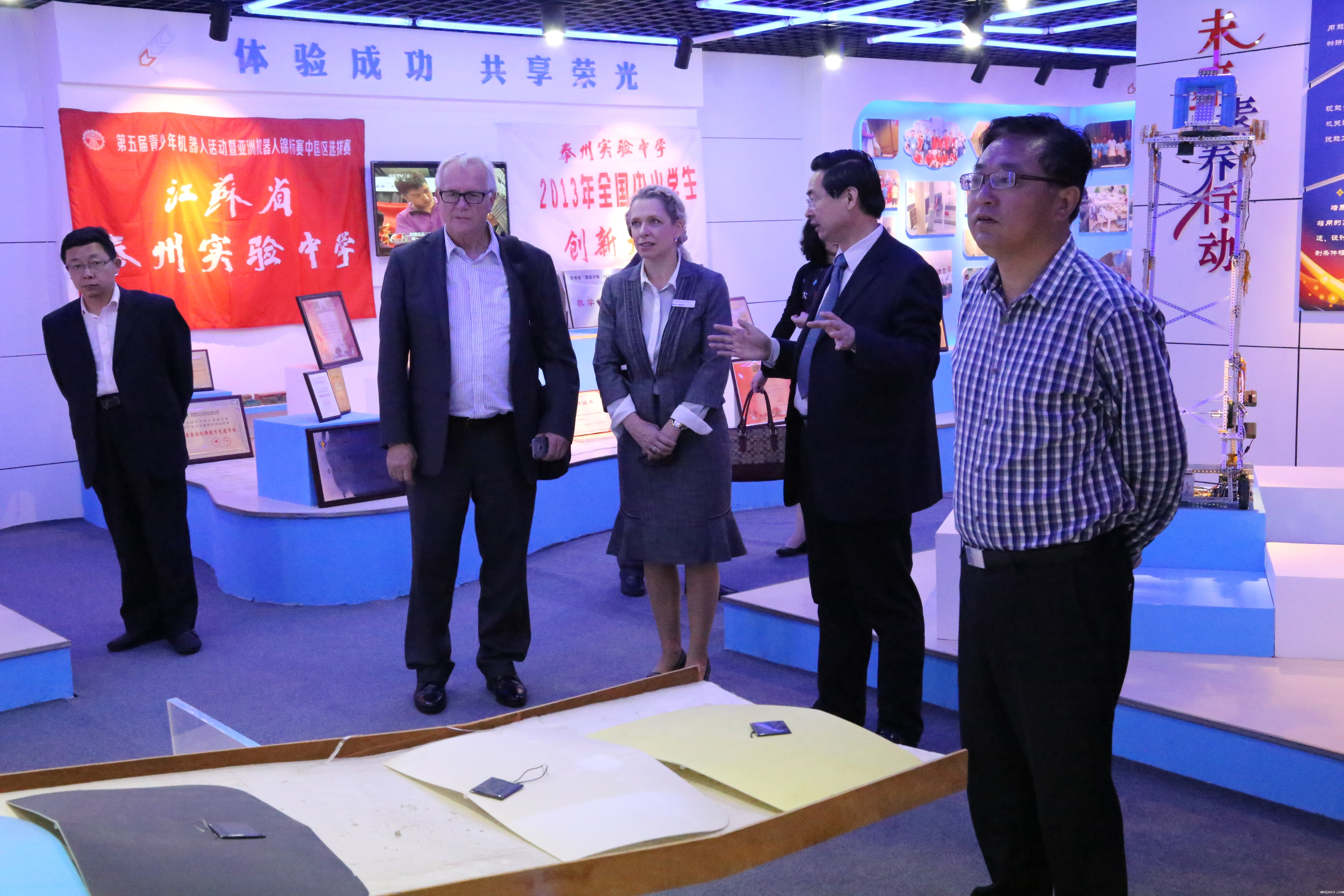 澳大利亚联邦大学吉普斯兰校区校长Harry_Ballis访问我校