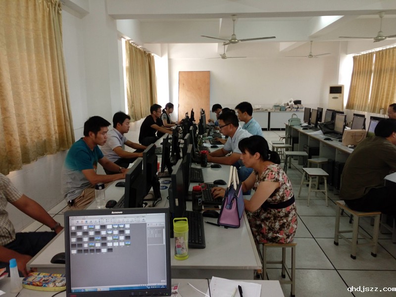 泰州市初、高中综合实践、高中信息（通用）技术青年教师教学基本功比赛在我校举行